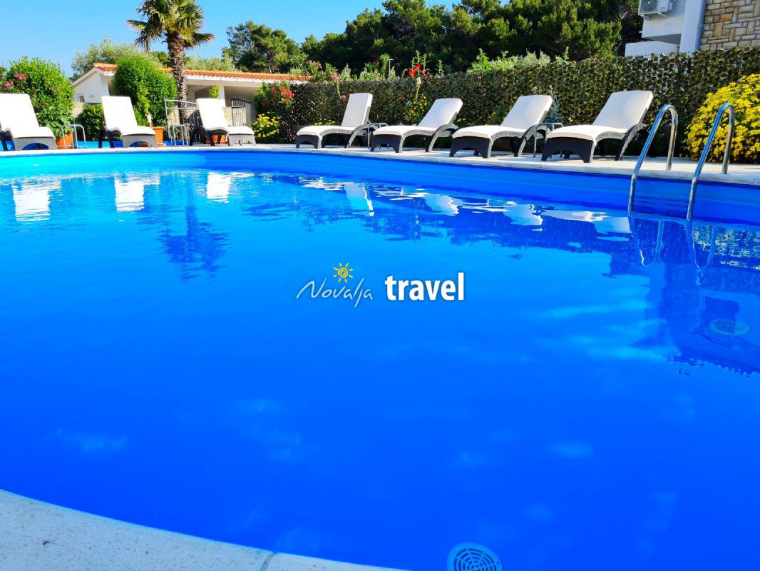 Dotty Apartments with Pool 1/4 N1